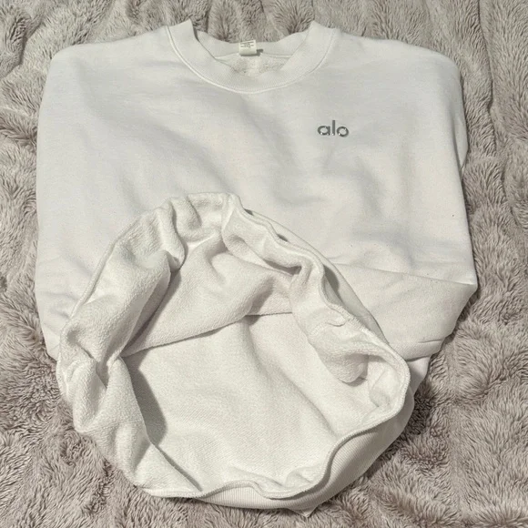 ALO Yoga Classic White Crewneck - Picture 4 of 6